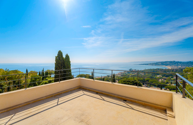 Luxury sea-view terrace in Nartelle