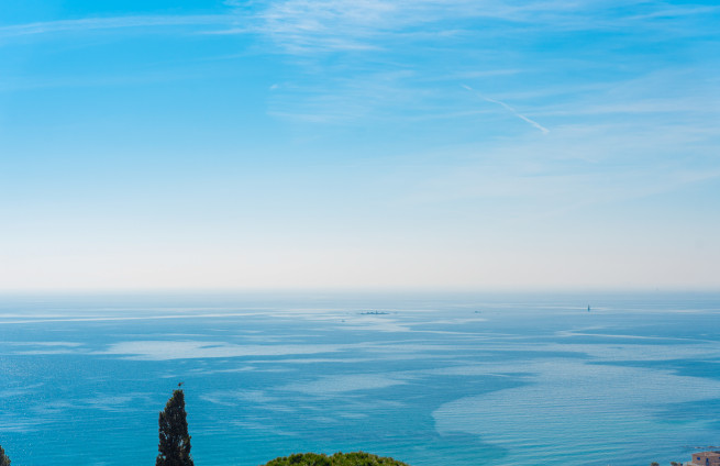 panoramic-view-sea-Sainte-Maxime