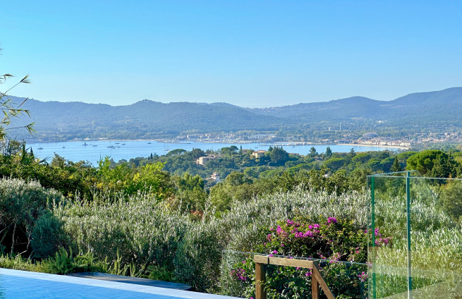 piscine-a-debordement-villa-luxe-grimaud