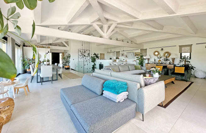 Air-conditioned villa with underfloor heating