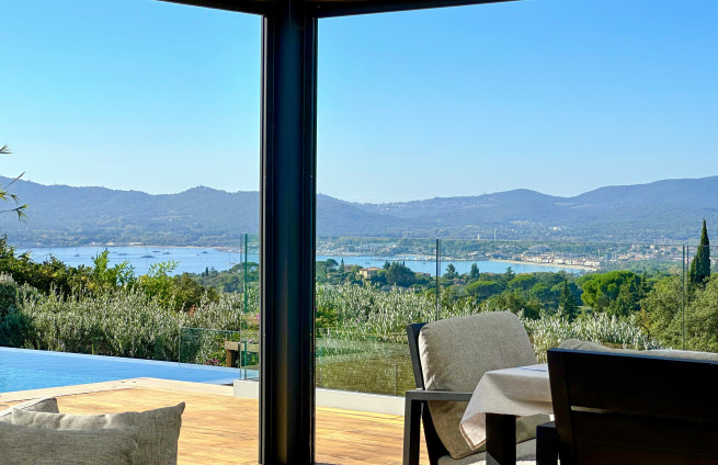 vue-mer-terrasse-villa-grimaud