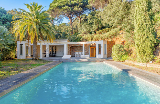 pool-house-sauna-salle-sport-jacuzzi