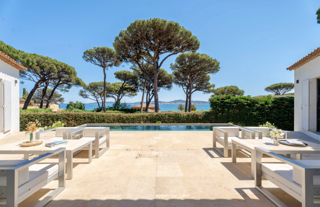 180-degree sea view terrace luxury villa