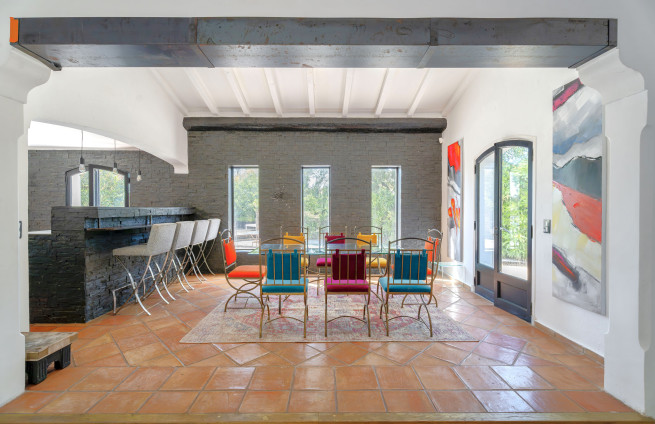 cuisine-americaine-salle-a-manger-ouverte-villa-luxe