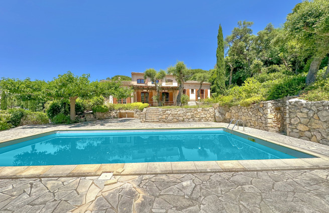 Heated swimming pool - Villa La Croisette - Beach within walking distance