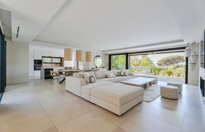 Villa design volumes généreux vue mer