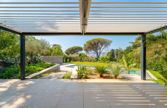 Villa design volumes généreux vue mer