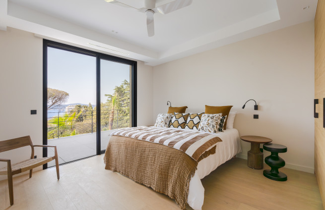 Suite with bathroom and private terrace