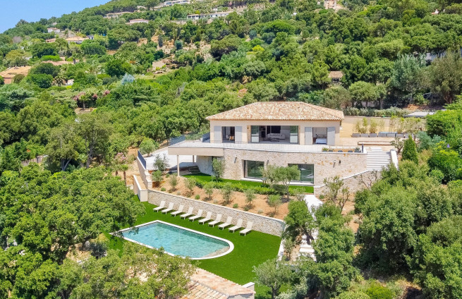 luxury property Beauvallon Bartole secure estate