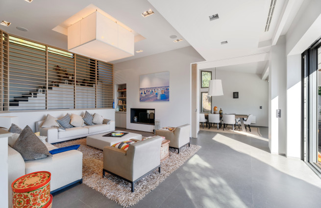 Cathedral-room-fireplace-villa-gigaro-opening-terrace