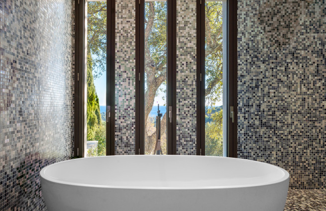 salle-de-bain-luxe-douche-italienne-baignoire-gigaro