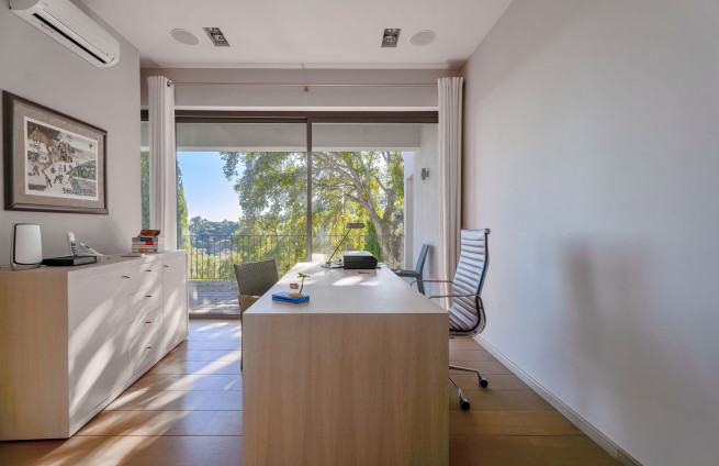 bureau-indépendant-villa-gigaro-lumière-naturelle-espaces-travail