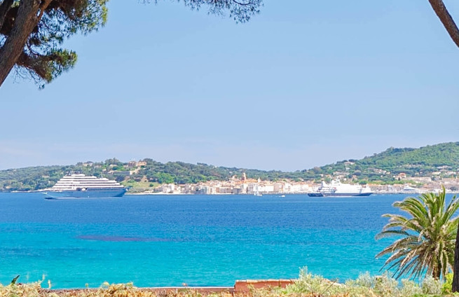 Villa with sea view in Saint-Tropez