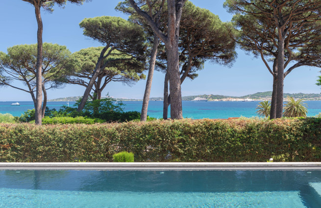 Villa met zwembad en mogelijkheid tot uitbreiding.