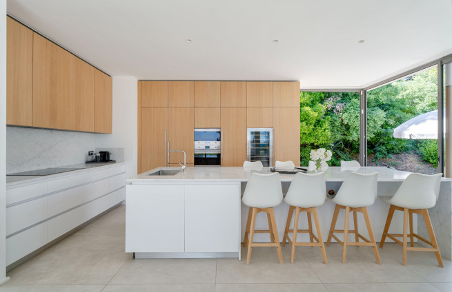 cuisine-americaine-marbre-carrare-ilot-central