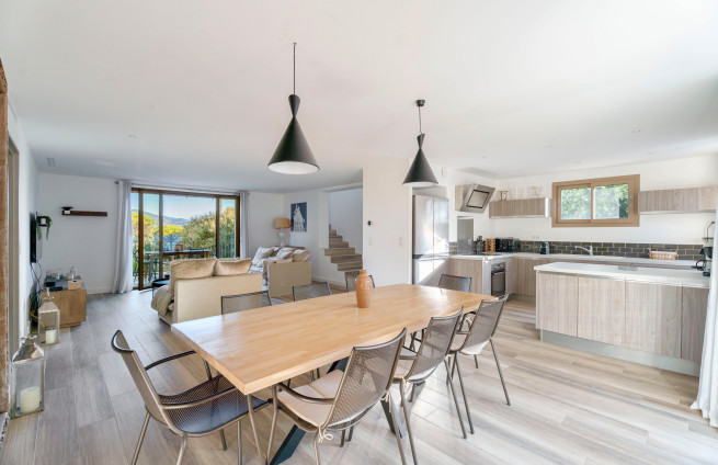 Villa_Gassin_eetkamer