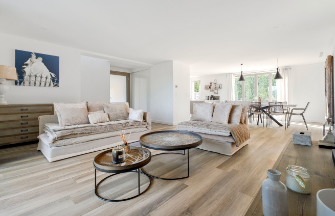 Luxury villa in Gassin, through living room