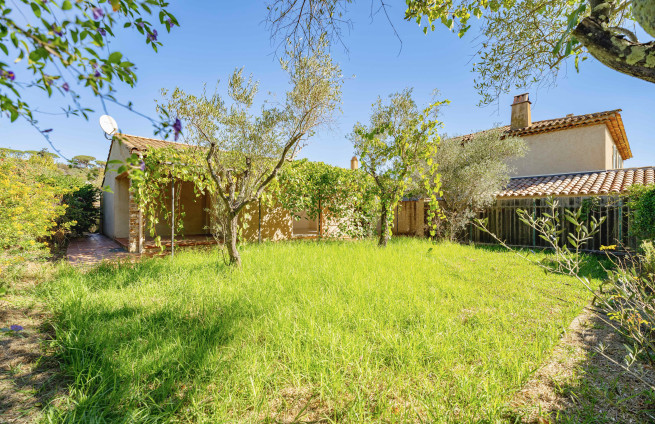 Villa-avec-permis-de-construire-Saint-Tropez
