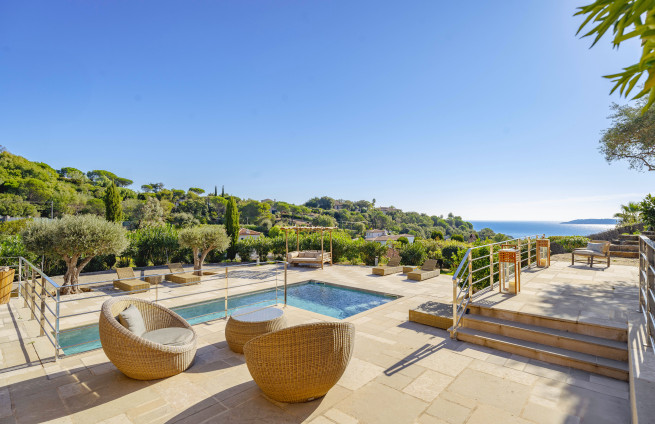 Luxury Property in Sainte-Maxime with Sea View