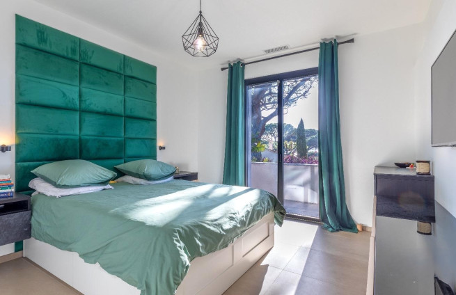 chambres-etage-terrasse-vue-jardin-paysager