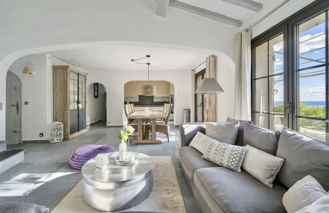 Salon-vue-mer-villa-cote-azur-Issambres