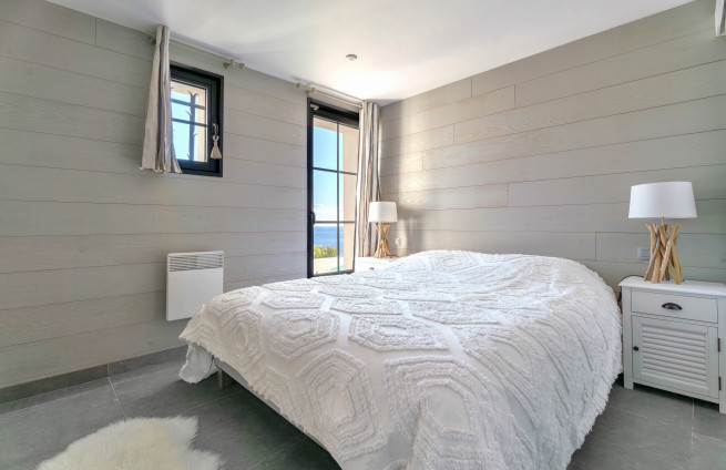 appartement-2-pièces-chambre-villa-les-issambres