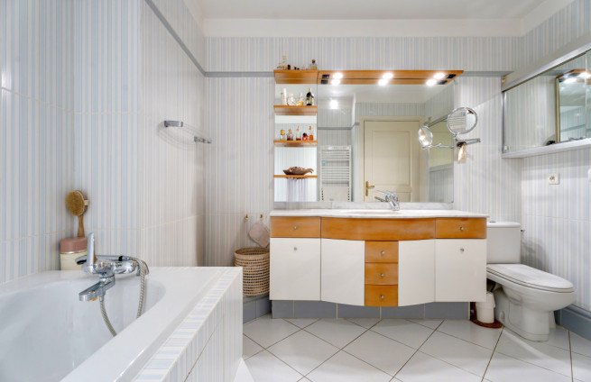 salle-de-bains-vente-appartement-sainte-maxime