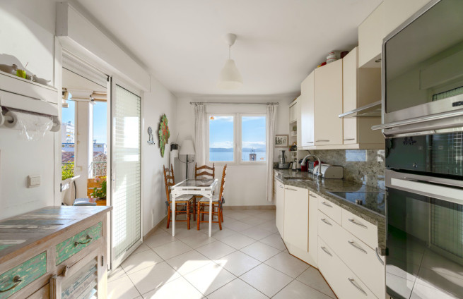 cuisine-equipee-achat-appartement-sainte-maxime