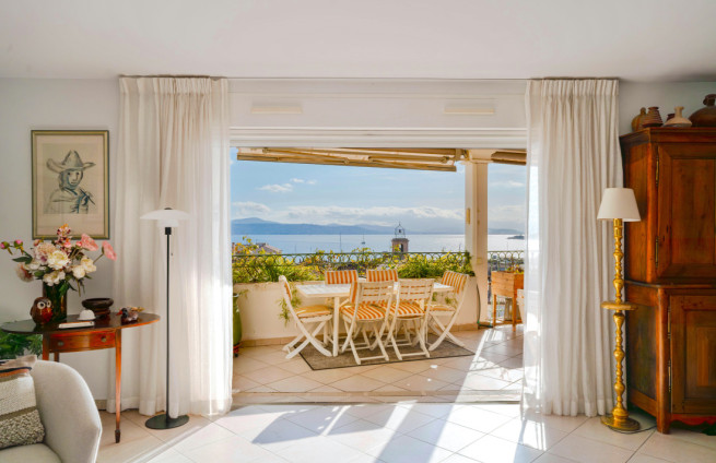 vue-mer-depuis-salon-appartement-à-vendre-sainte-maxime