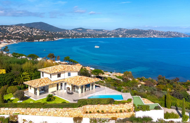 Villa vue mer panoramique à vendre à Sainte-Maxime