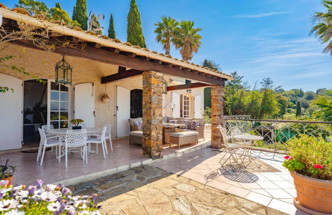 Sea view villa close to la Croix-Valmer center & beaches