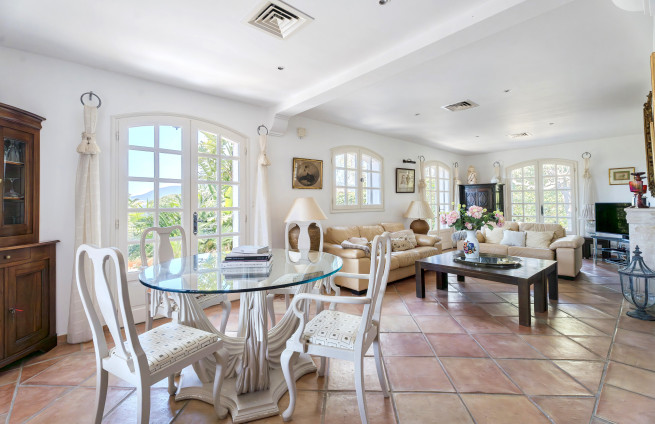 Sea view villa close to la Croix-Valmer center & beaches