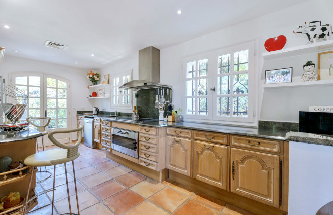 Sea view villa close to la Croix-Valmer center & beaches