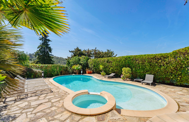 Villa vue mer proche centre et plage La Croix-Valmer