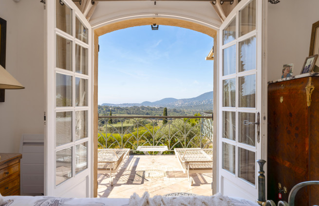 Sea view villa close to la Croix-Valmer center & beaches