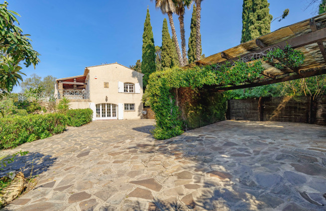 Villa vue mer proche centre et plage La Croix-Valmer