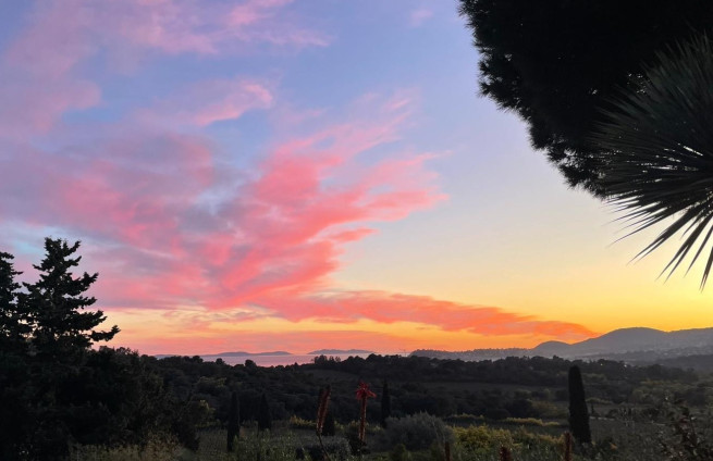 Sea view villa close to la Croix-Valmer center & beaches