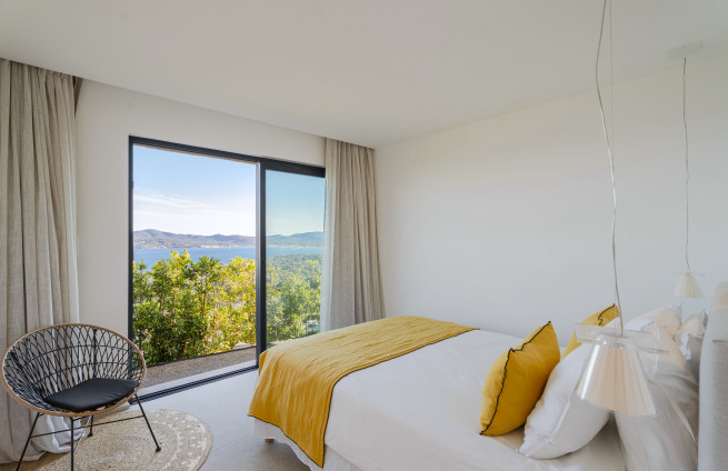 Villa neuve avec vue mer panoramique à vendre à Beauvallon