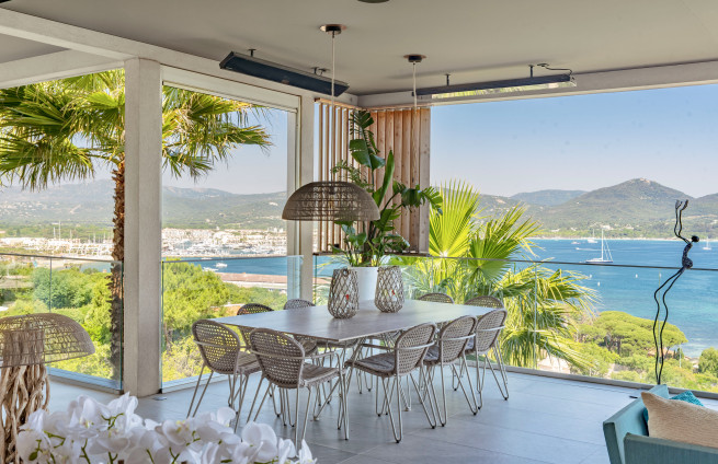 Modern villa with panoramic sea view for sale close to Saint-Tropez