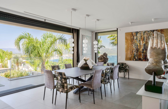 Moderne villa met panoramisch zeezicht te koop in Gassin
