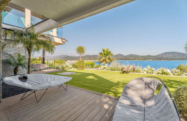 Moderne villa met panoramisch zeezicht te koop in Gassin