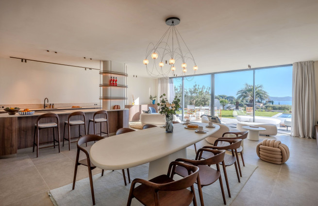 Luxury villa in Semaphore: elegance, comfort and sea view