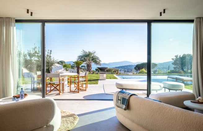 Luxury villa in Semaphore: elegance, comfort and sea view