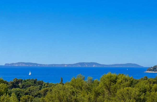 achat-villa-renovee-vue-mer-la-croix-valmer