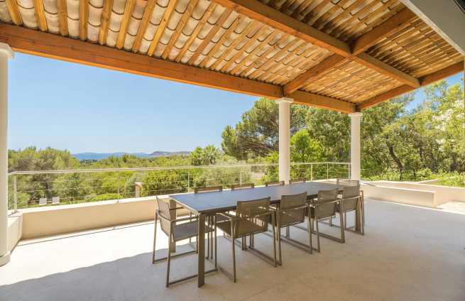vue-mer-terrasse-propriete-a-vendre-croix-valmer