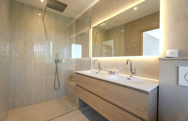douche-italienne-chambre-parentale-vue-mer-suite-la-croix-valmer