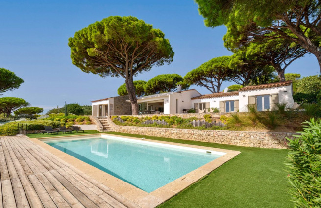 Villa de plain-pied vue mer panoramique à vendre à Sainte-Maxime