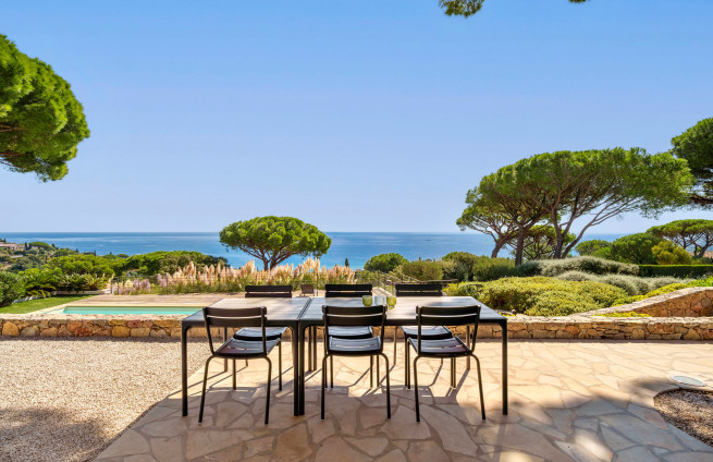 Villa de plain-pied vue mer panoramique à vendre à Sainte-Maxime