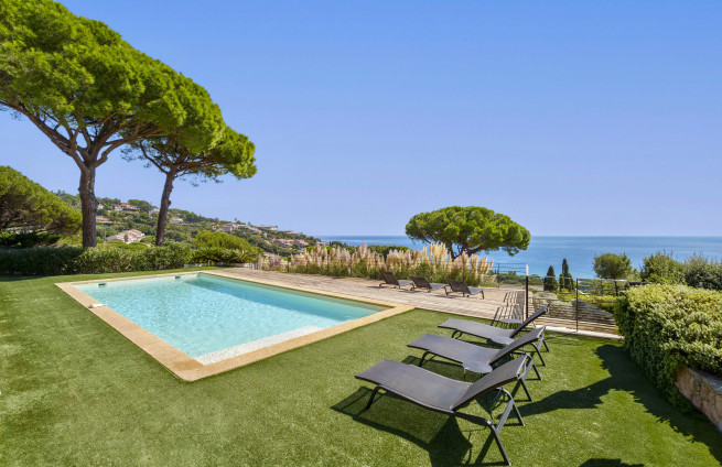 Villa de plain-pied vue mer panoramique à vendre à Sainte-Maxime