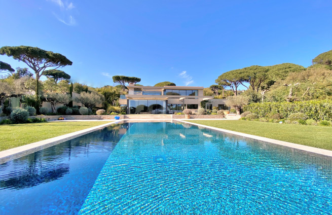 A-vendre-villa-6-chambres-Beauvallon